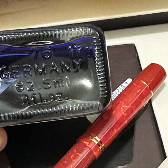 PELIKAN Fountain Pen Bright Red M101N 14K 800 Limited Marble Motif NWB - Picture 7 of 8